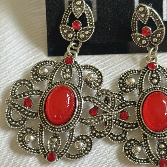 New antique style red and silver dangle earrings - Picture 4 of 5